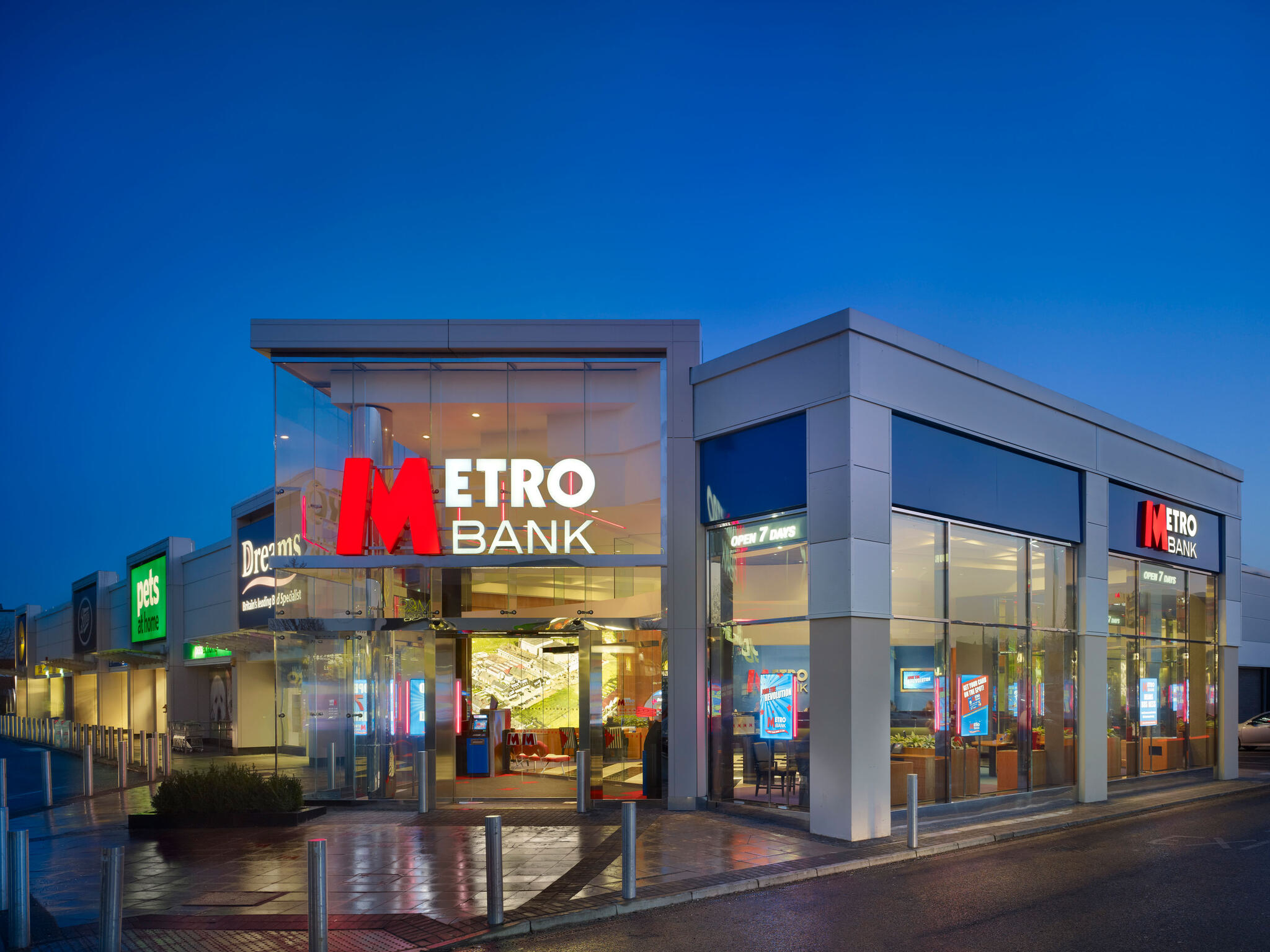 Metro Bank Borehamwood Store